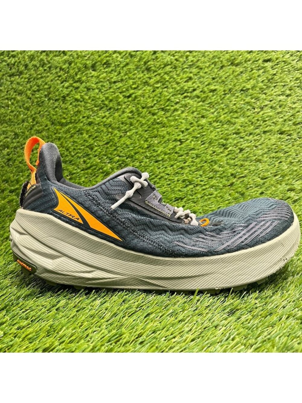Altra Experience Wild Mens Size 9.5 Green Yellow Athletic Running Shoes Sneakers